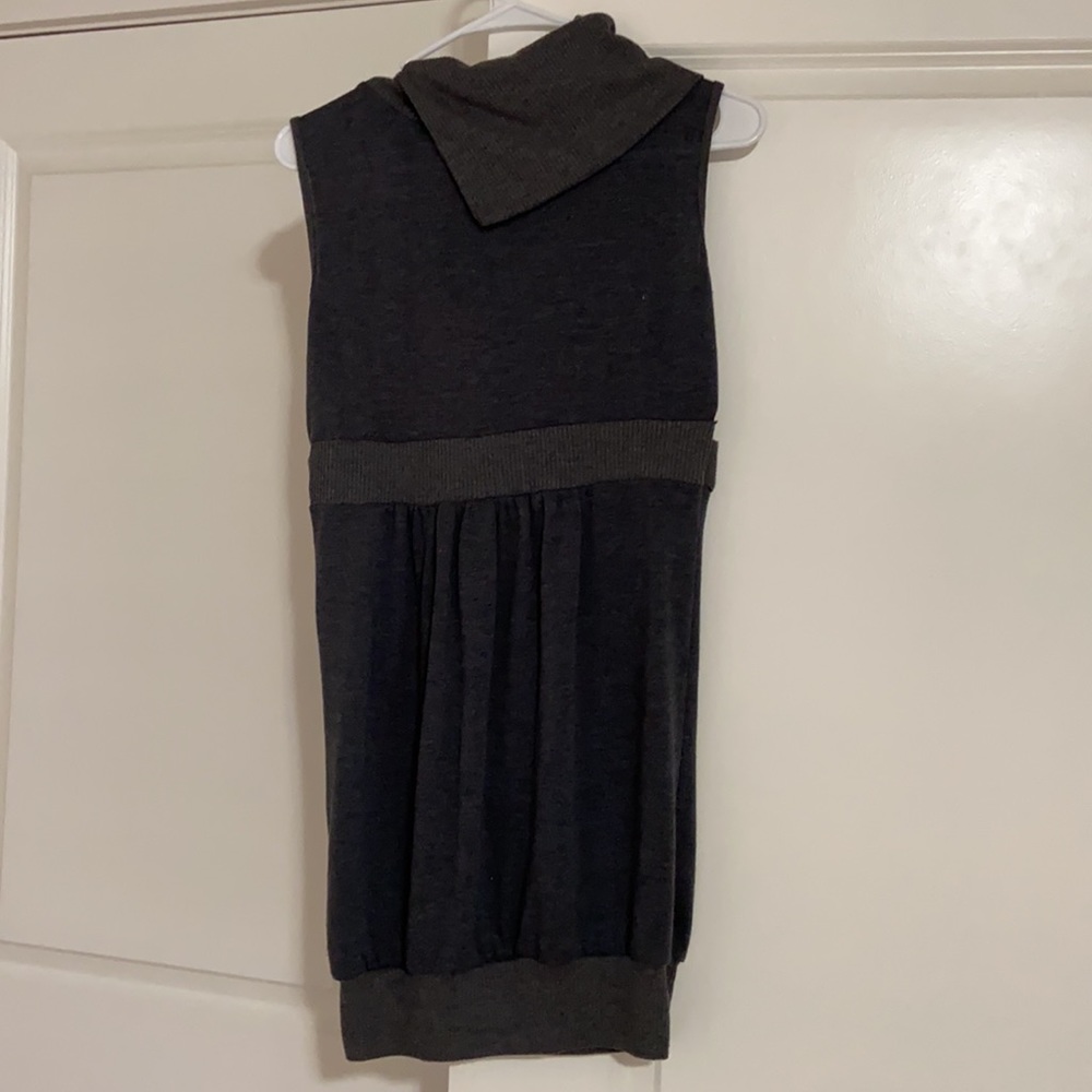 Tunic - Picture 2 of 6